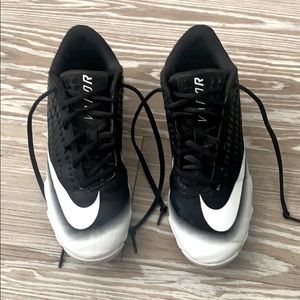 NIKE vapor boys baseball cleats size 5.5 EUC